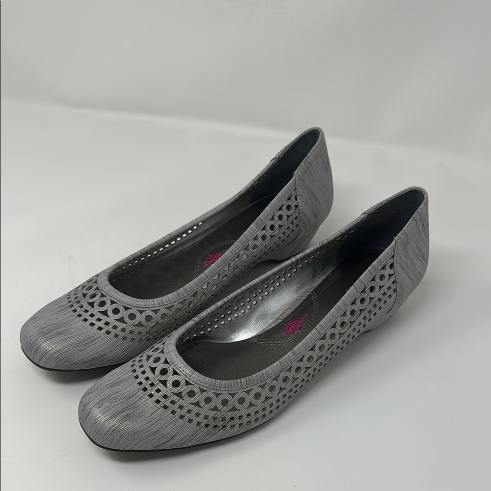 Ros Hommerson Size 10SS